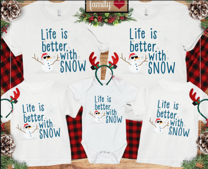 Set de tricouri personalizate Family mama, tata si copii cu tematica de Craciun, Life with snow