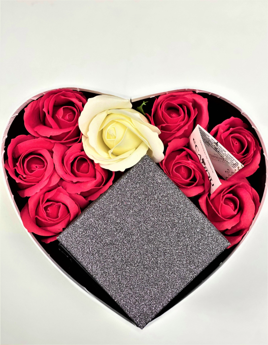 Aranjament floral cu 9 trandafiri de sapun si Set SOFT rosu cu cristale, placat cu aur alb 18k [2]