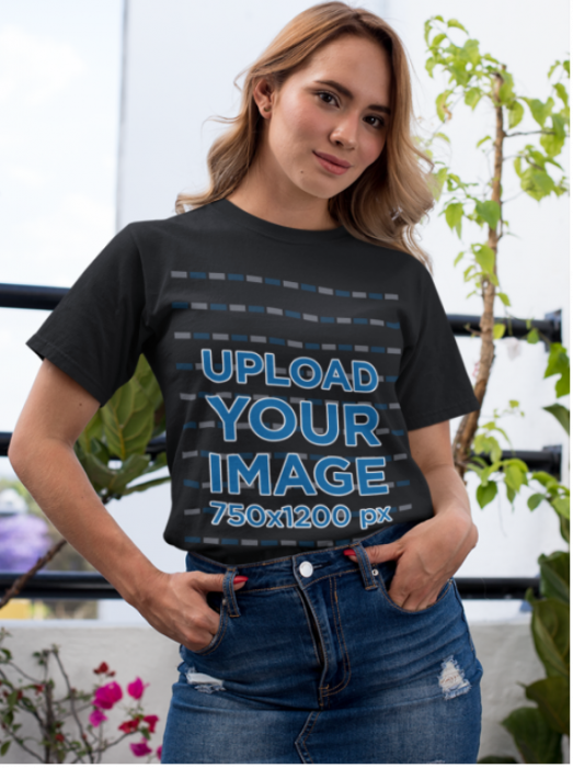 Tricou negru femei personalizat cu o poză și text [2]