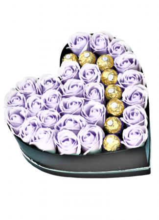 Aranjament cu trandafiri din sapun LOVE mov si praline de ciocolata Ferrero Rocher SUM222 [1]