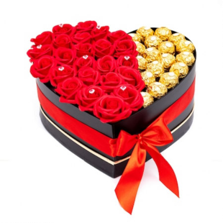 Aranjament Floral Fererro Rosu, cu Trandafiri din sapun [1]