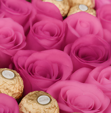 Aranjament Floral Fererro Pink, cu Trandafiri din sapun [8]