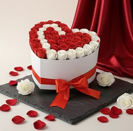 Aranjament cu trandafiri din sapun LOVE roz [3]