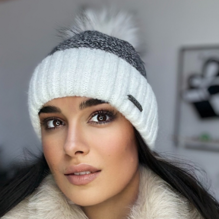 WINTER Collection - Căciulă de damă DARIA – model de iarnă cu pompon, interior polar, tricot moale și foarte călduroasă