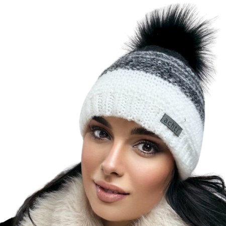 WINTER Collection - Căciulă de damă DARIA – model de iarnă cu pompon, interior polar, tricot moale și foarte călduroasă