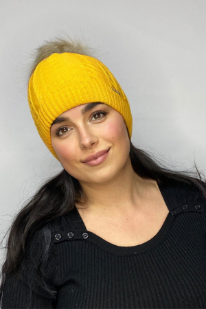 Fashion - Caciula galben mustar  impretita cu ciucure pufos, calduroasa, dublata în interior BELLA