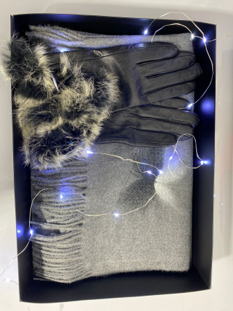 Cadoul perfect de Crăciun - Eșarfă de damă din lână și vâscoză și mănuși S din piele negre cu blanita [3]