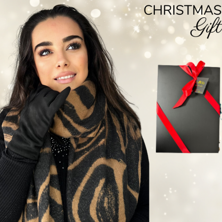 Pachete si seturi cadou femei - Cadoul perfect de Craciun set 2in1 cu manusi si esarfa animal print maro 50276M
