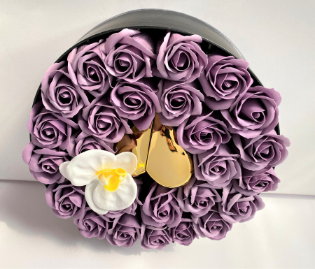 Pachet cadou cu 27 trandafiri si orhidee din sapun mov AC-R321 Love Parfum  cu sticluta de parfum 50ml [1]