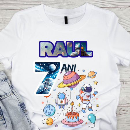 Cadouri pentru profesori sau absolventi - Tricou aniversar astronaut pentru copii  alb din bumbac AST1141