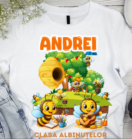 Tricou scolare Clasa albinutelor personalizat pentru absolventi de scoala sau gradinita Tricou scolare Clasa albinutelor personalizat pentru absolventi de scoala sau gradinita