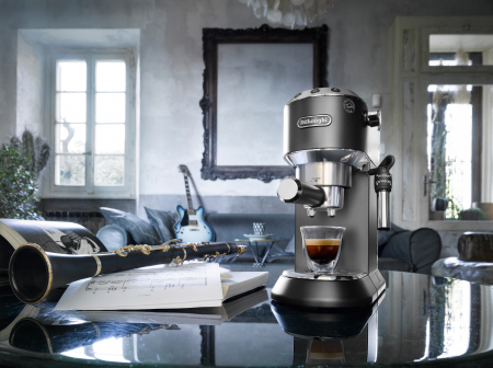 Espressor manual De’Longhi Dedica EC 685.BK, 1300 W, 1.1 L, 15 bari, Negru [2]