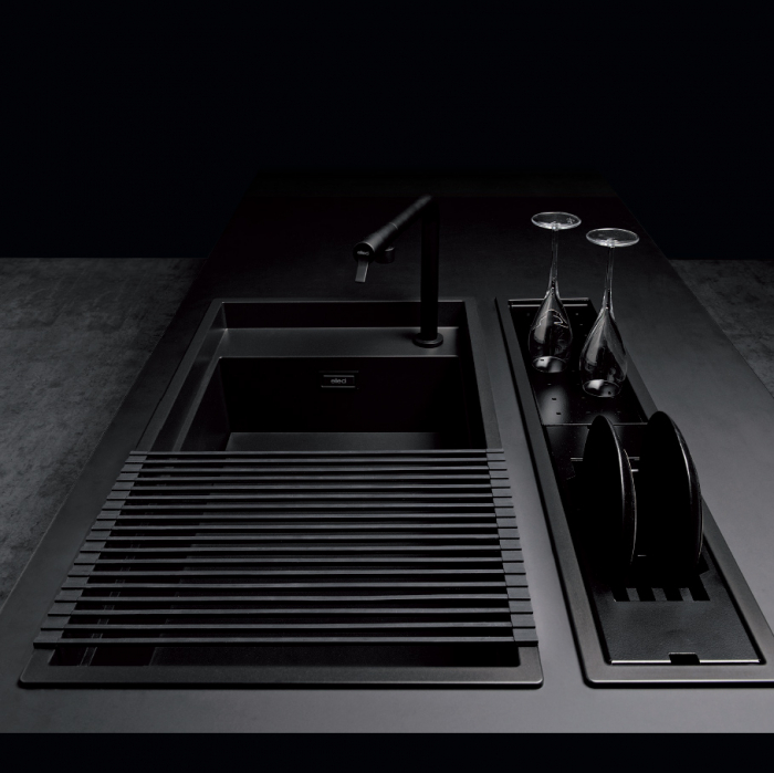 Set chiuveta bucatarie compozit ceramic Invisible Dialogo 360 Workstation Black Matt Neagra cu 5 accesorii: tavita neagra, suport vase negru, gratar pliabil negru, set 2 tocatoare HPL, ventil scurgere negru, capac scurgere negru si accesorii montaj [4]
