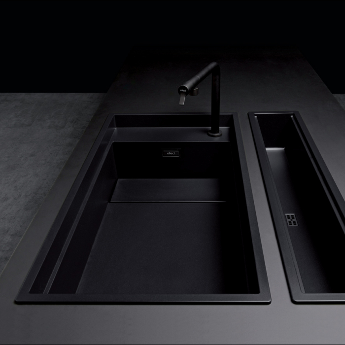 Set chiuveta bucatarie compozit ceramic Invisible Dialogo 360 Workstation Black Matt Neagra cu 5 accesorii: tavita neagra, suport vase negru, gratar pliabil negru, set 2 tocatoare HPL, ventil scurgere negru, capac scurgere negru si accesorii montaj [9]
