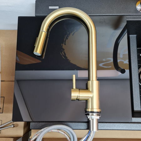 Baterii inox bucatarie - Baterie TOUCH ON GOLDEN TAP CU SENZOR ATINGERE aurie cu furtun dus retractabil / extractibil + buton interschimbabil jet/dus CookingAid 