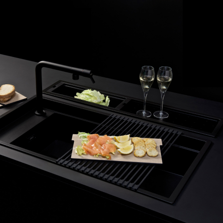 Chiuvete si baterii bucatarie - Set chiuveta bucatarie compozit ceramic Invisible Dialogo 360 Workstation Black Matt Neagra cu 5 accesorii: tavita neagra, suport vase negru, gratar pliabil negru, set 2 tocatoare HPL, ventil scurgere negru, capac scurgere negru si accesorii montaj