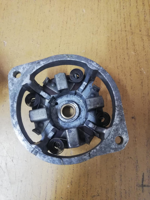 SUPORT PERII CU ARCURI SI BUCSA ELECTROMOTOR SKODA 120 [1]