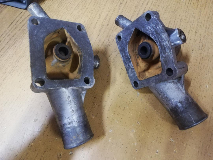 CARCASA POMPA APA SKODA S100-105-120-130 - PRODUS FOLOSIT [3]