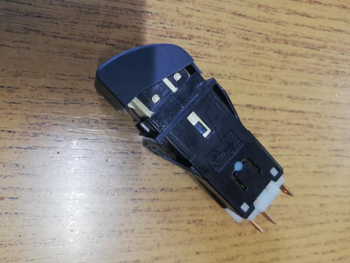 BUTON LAMPA CEATA SPATE SKODA FELICIA 6U0941733A [2]