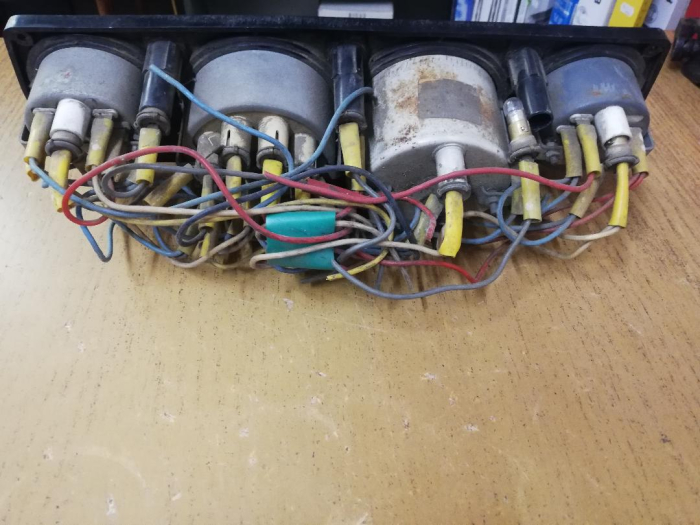 CEAS BORD CU CABLAJ SI BECURI SKODA 120-105 - PRODUS FOLOSIT [2]