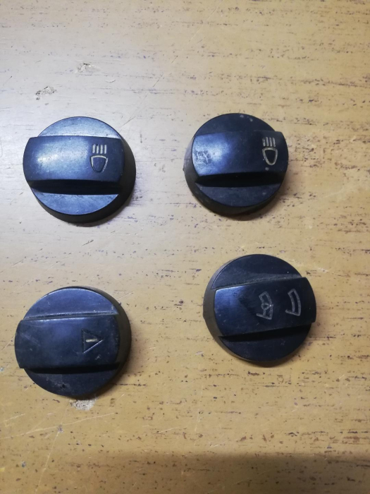 SET BUTOANE SKODA S100 - PRODUS FOLOSIT [1]
