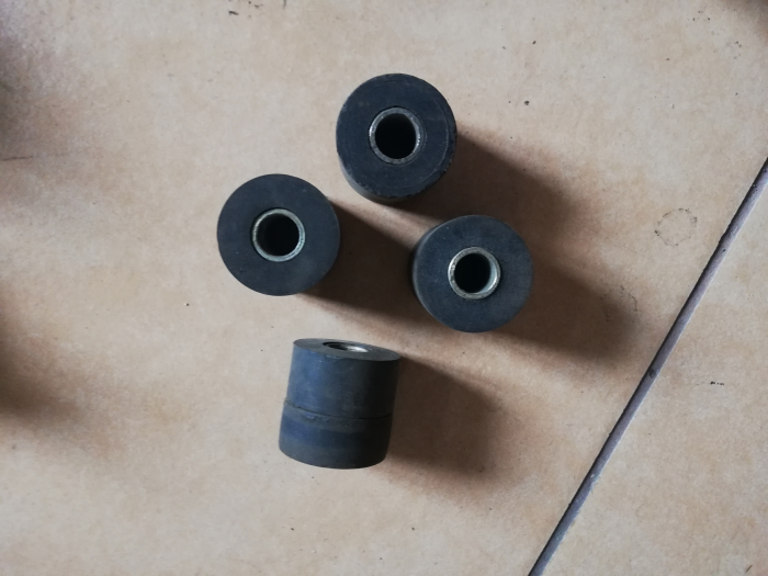 SET BUCSE AMORTIZOR SPATE SKODA S100-105-120 [1]