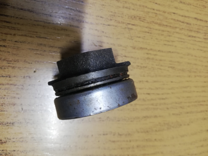 RULMENT PRESIUNE MODEL VECHI SKODA S100-105-120- PRODUS FOLOSIT [3]