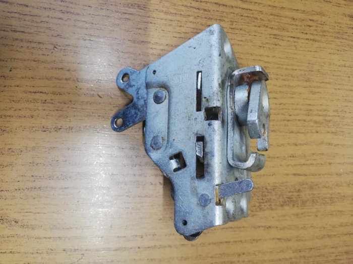 BROASCA USA DREAPTA SPATE SKODA 105-120-130 [2]