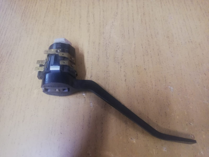 COMUTATOR LUMINI FAZA LUNGA SKODA S100 [1]