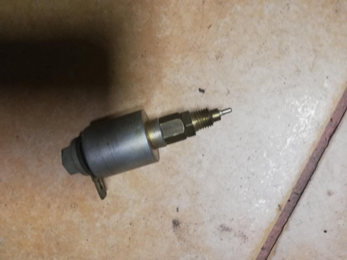 VENTIL MAGNETIC CARBURATOR MODEL VECHI 113940151- PRODUS FOLOSIT [1]