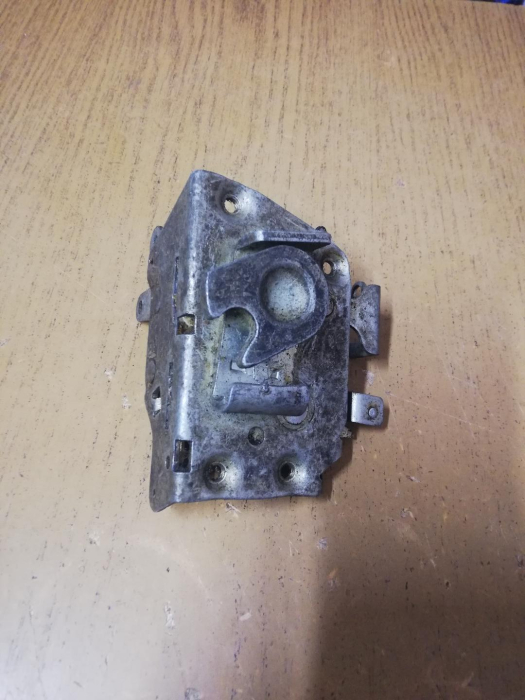 BROASCA USA DREAPTA FATA  SKODA 120-105 PRODUS FOLOSIT [2]