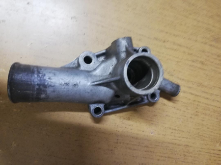 CARCASA POMPA APA SKODA S100-105-120-130 - PRODUS FOLOSIT [1]