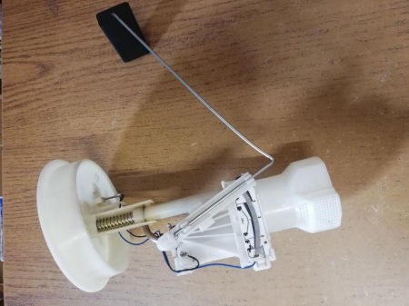 Caroserie - SONDA LITROMETRICA SKODA FELICIA 1,9D - CU MIC DEFECT