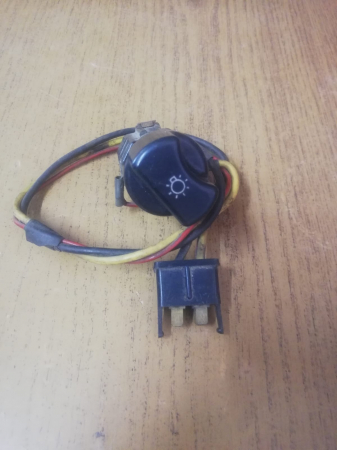 Produse Folosite Second Hand - BUTON LUMINI  SKODA 120-105 113939130 - PRODUS FOLOSIT