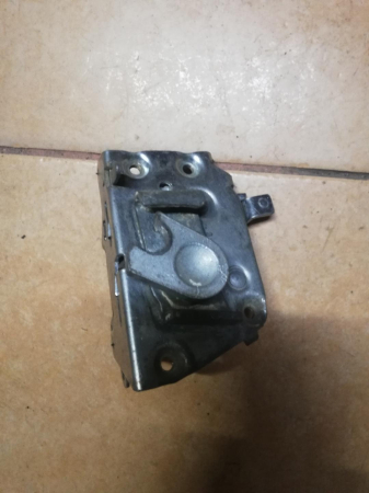 BROASCA USA STANGA SPATE SKODA 105-120 - PRODUS FOLOSIT [1]