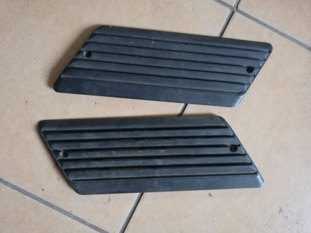 Produse - SET GRILA AERISIRE SKODA S100 - PRODUS FOLOSIT