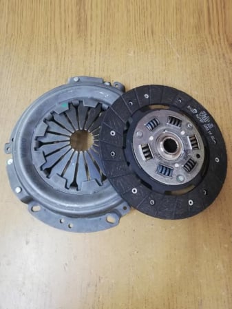 Tipuri Auto - SET AMBREIAJ- PLACA +DISC AMBREIAJ DACIA LOGAN1 -SANDERO 1- BENZINA 1,4