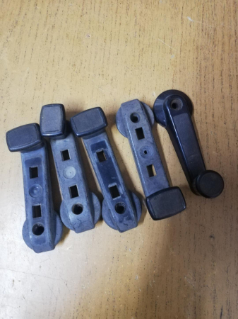 Produse Folosite Second Hand - MANIVELA MACARA GEAM SKODA 105-102 - PRODUS FOLOSIT