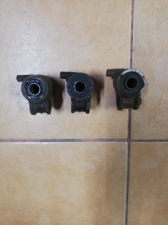 Produse Folosite Second Hand - SUPORT INFERIOR PIVOT DREAPTA CU BUCSA SKODA 120-105