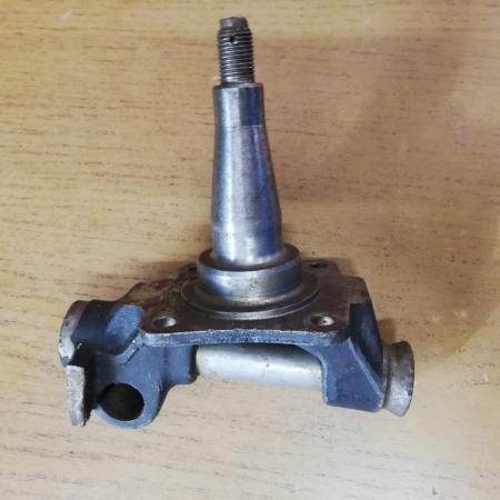 Directie - BUTUC ROATA DREAPTA FATA SKODA 120-105 CEHIA
