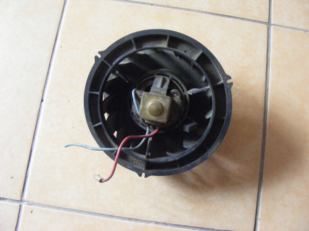 Tipuri Auto - MOTORAS INCALZIRE CU PALETA SKODA 120-105 113972051- PRODUS FOLOSIT