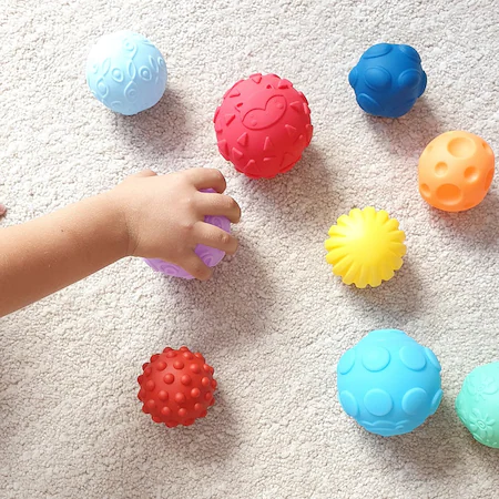Set jucarii interactive. 9 mingi senzoriale pentru bebelusi - Ileana Prodexim [1]
