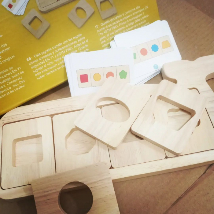 Joc puzzle de potrivit forme geometrice [4]