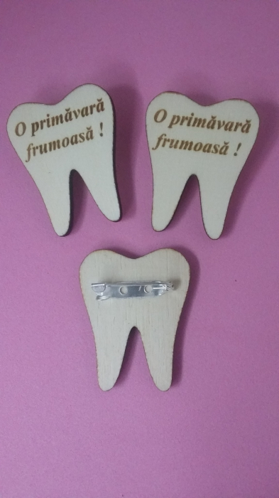 Figurina lemn tip broșa " dintisor "  - " O primavara frumoasa! " [3]
