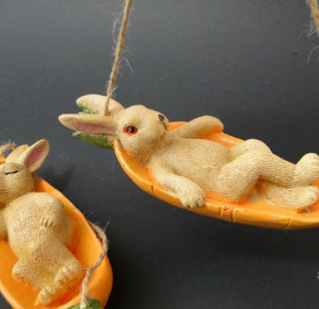 DECORATIUNE DE AGATAT - IEPURAS INTINS IN HAMAC 19CM [2]