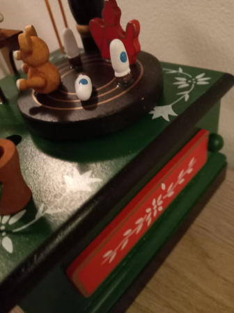 Carusel muzical din lemn - patefon de Craciun [2]