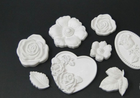 Fetru, metal, ceramica si alte materiale - Flori din ipsos - set