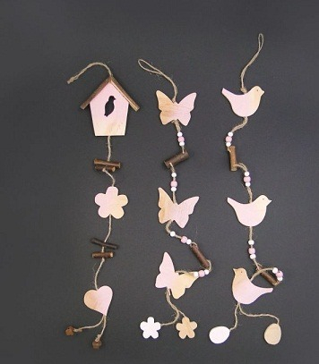 Ghirlanda decor cu figurine din lemn [1]