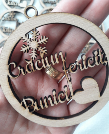 Produse fabricate in Romania - Glob din lemn - Craciun fericit , bunici