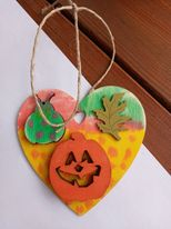 Inima din lemn cu gaura in forma de inimioara [1]